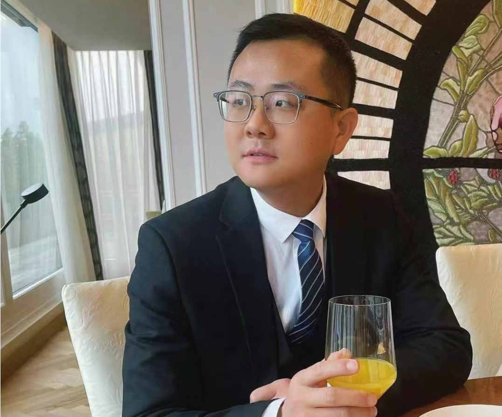 周同学：职业发展卡瓶颈，边游欧洲边学本事